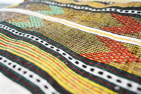  Visible Threads: A Journey into Ethiopian Textiles -  An Unraveling Symphony of Tradition and Innovation